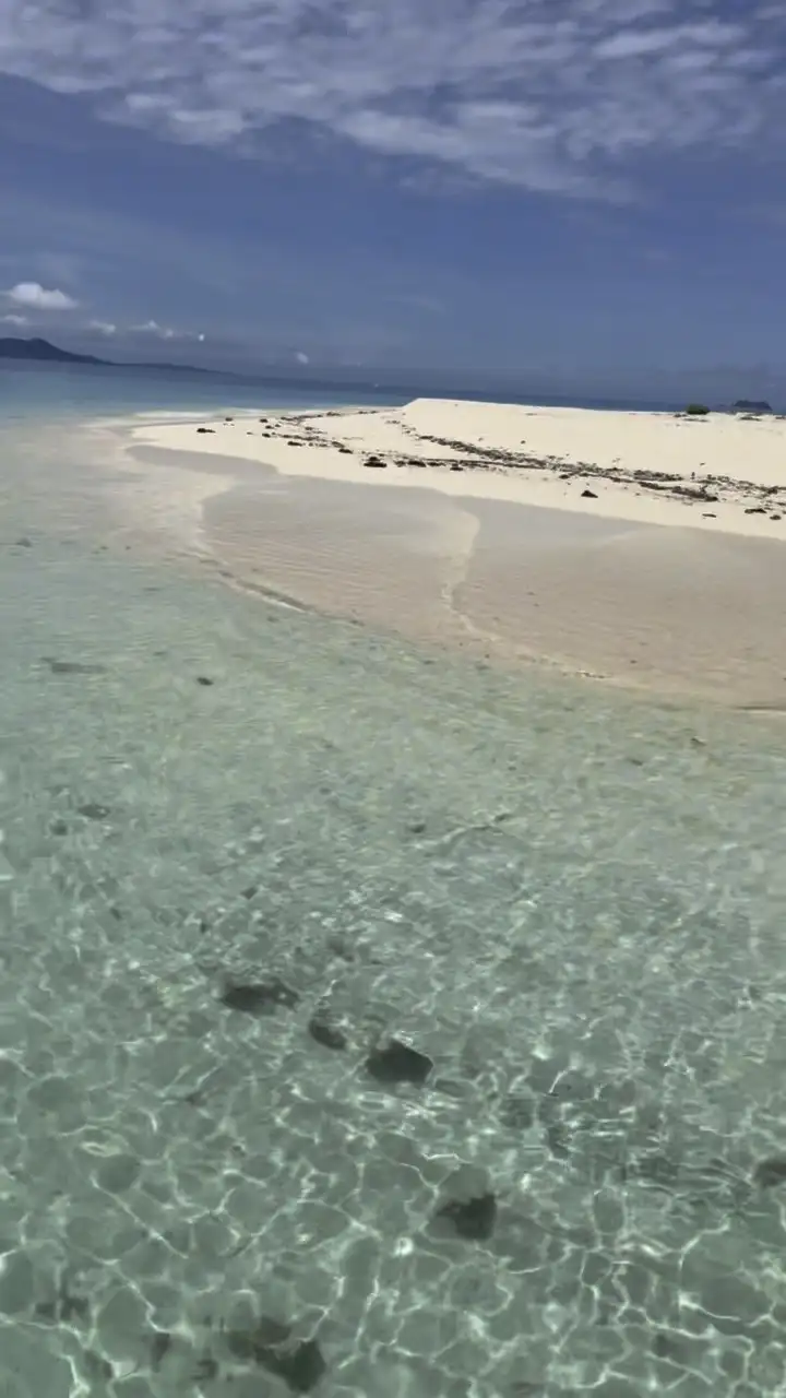 A clear turquoise beach